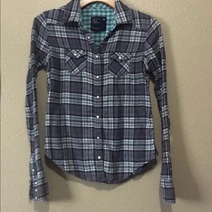 American Eagle Plaid Button Down Shirt